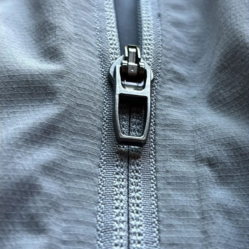 Lululemon Men’s Goose Down Insulated Primaloft Intermission Bomber Jacket Gray